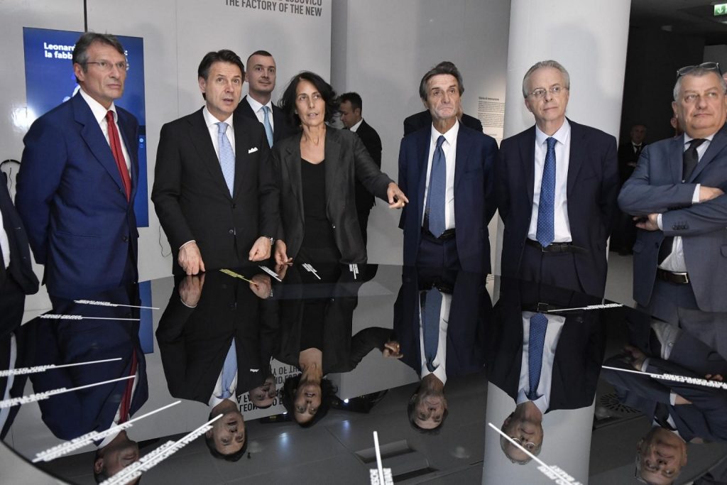 Il presidente Conte - ha spiegato il governatore Fontana - è rimasto piacevolmente sorpreso dall'originalità di un'esposizione che unisce la storia alle nuove tecnologie.