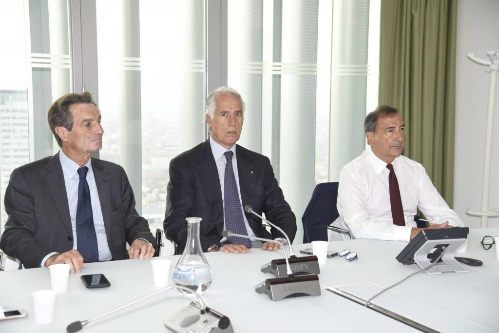 Olimpiadi 2026, il presidente della Regione Lombardia Attilio Fontana, al tavolo con il presidente del Coni Malagò e il sindaco di Milano Sala.