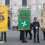 Celebrazioni per la Polizia Locale di Milano, il Gonfalone della Regione Lombardia tra quelli della Città metropolitana e del Comune.