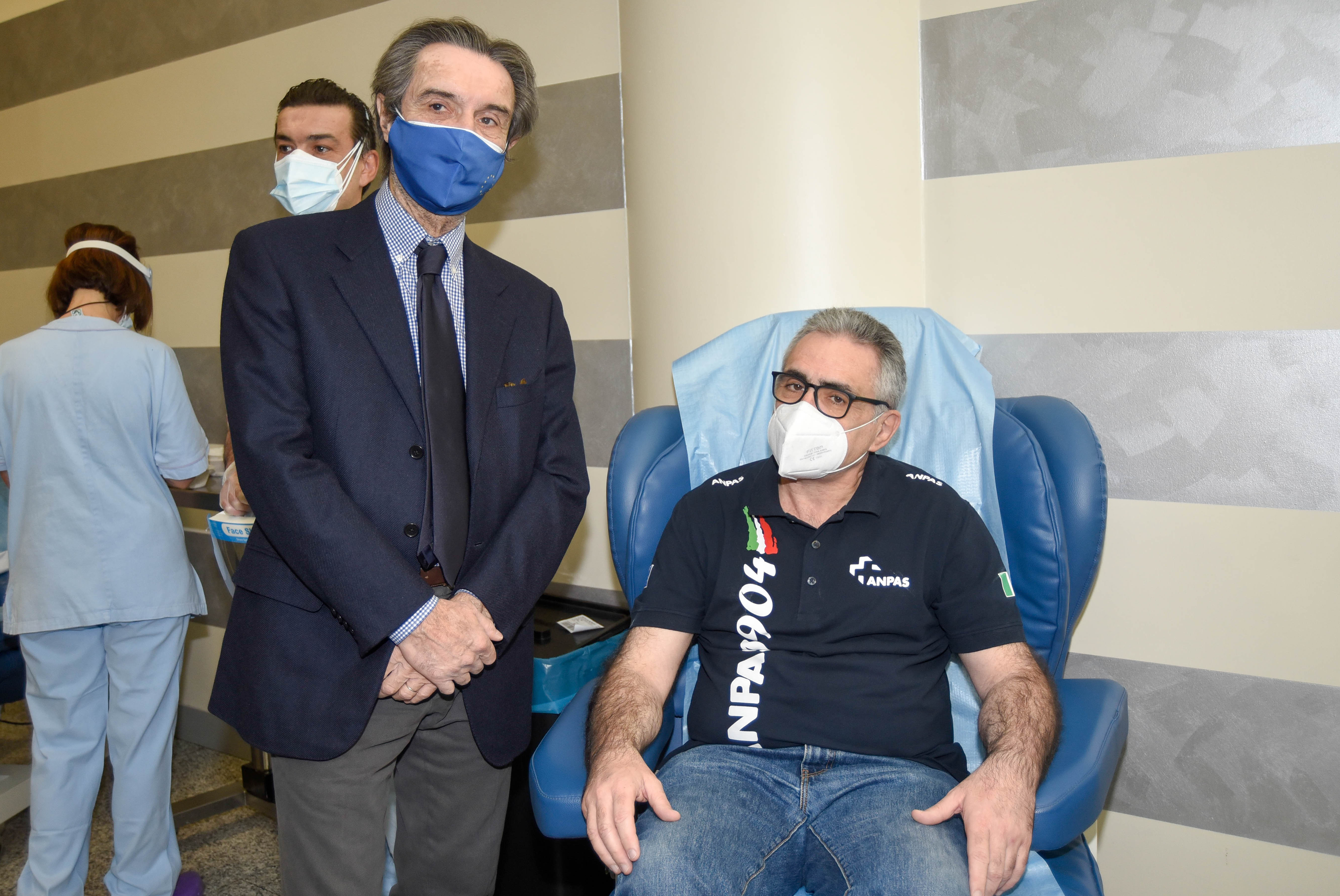 vaccination day, il presidente Fontana e il dottor Pregliasco