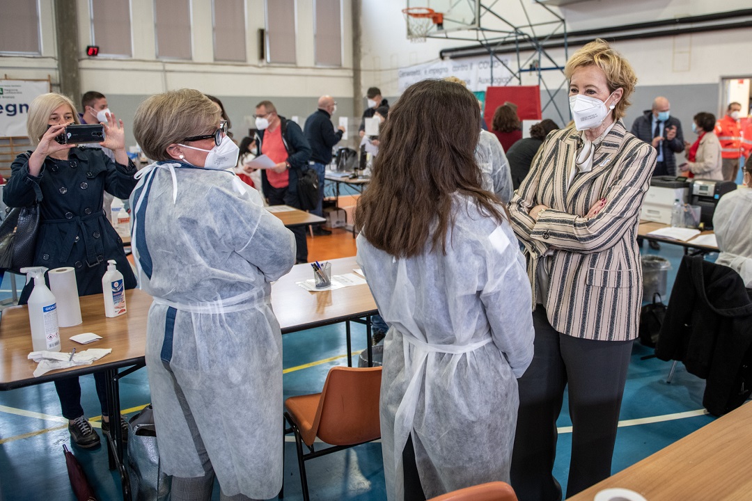 hub vaccinali carate meda