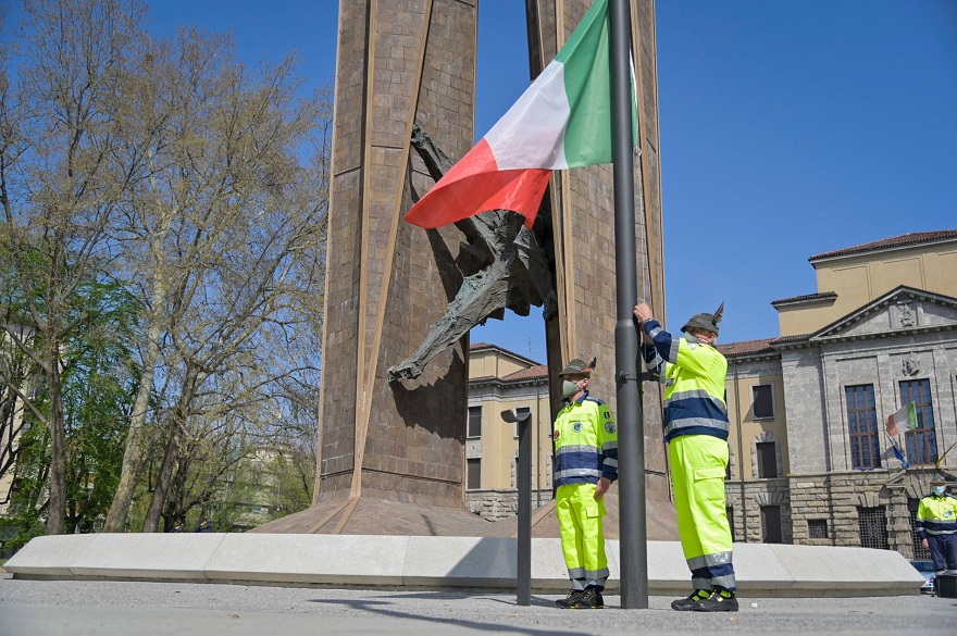 Bergamo. Fontana a prima Giornata regionale della riconoscenza degli Alpini