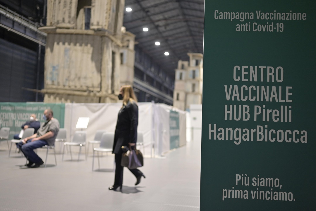 centtro vaccinale hangar bicocca