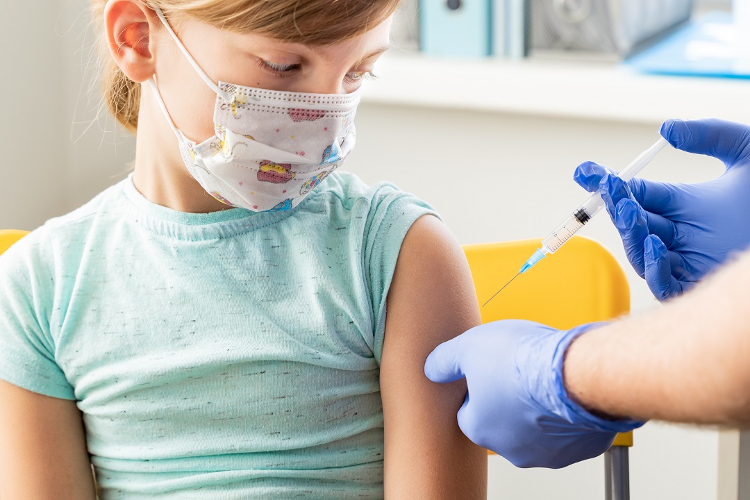 Vaccinazioni Covid fascia12/29 anni, 2 giugno dalle 23 via a prenotazioni