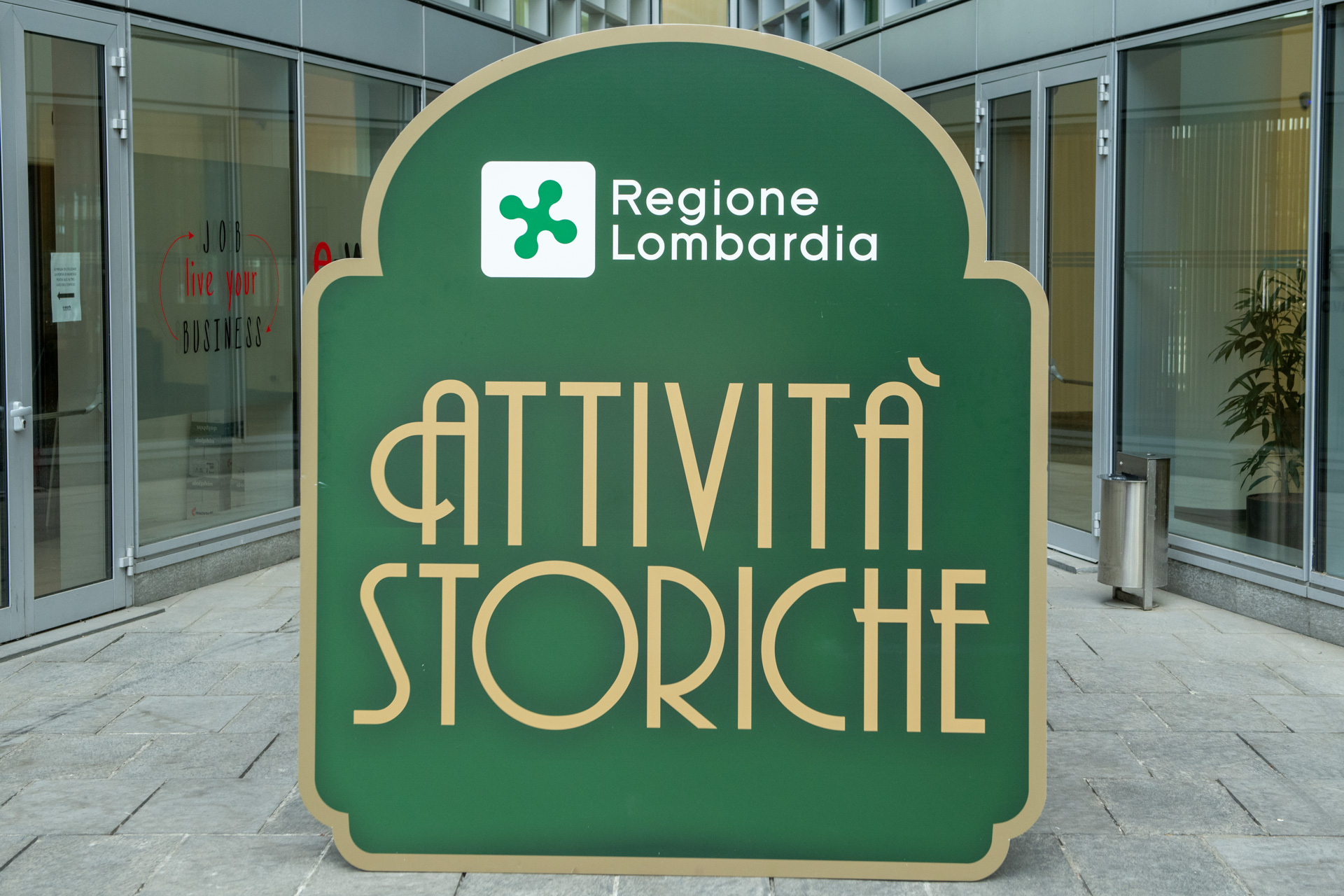 Arrivano altre 456 nuove attività storiche riconosciute da Regione Lombardia, l'assessore Guido Guidesi: è un importante patrimonio