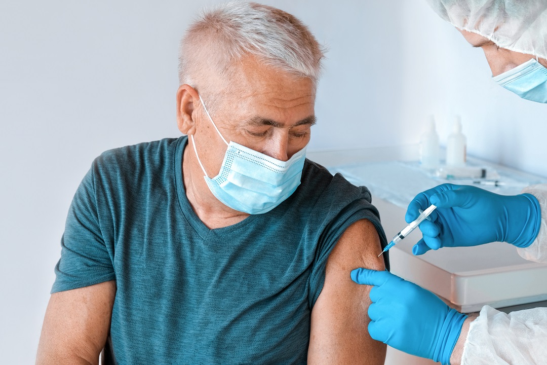 Quarta dose vaccino covid, dal 14 aprile 2022 iniezioni per over 80 e  fragili