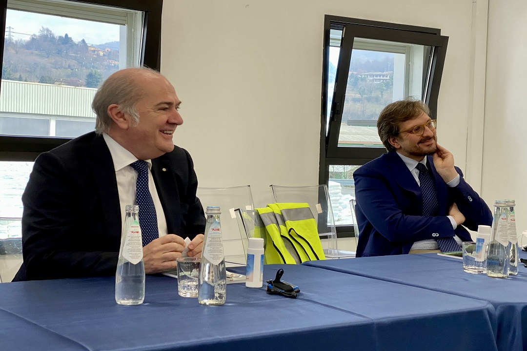 L'assessore Guidesi durante il Tour imprese in provincia di Lecco