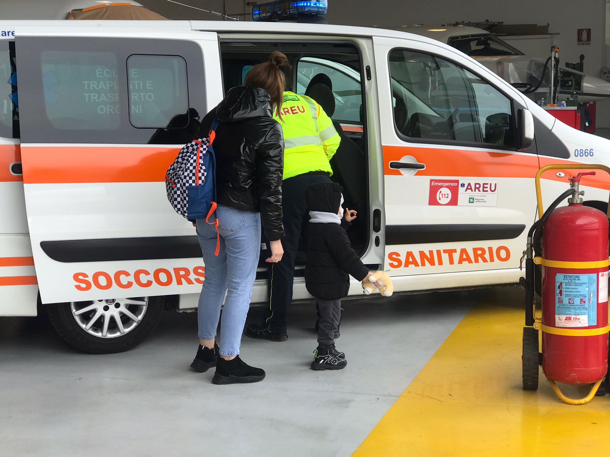 bambini-ucraini-curati-lombardia ambulanza