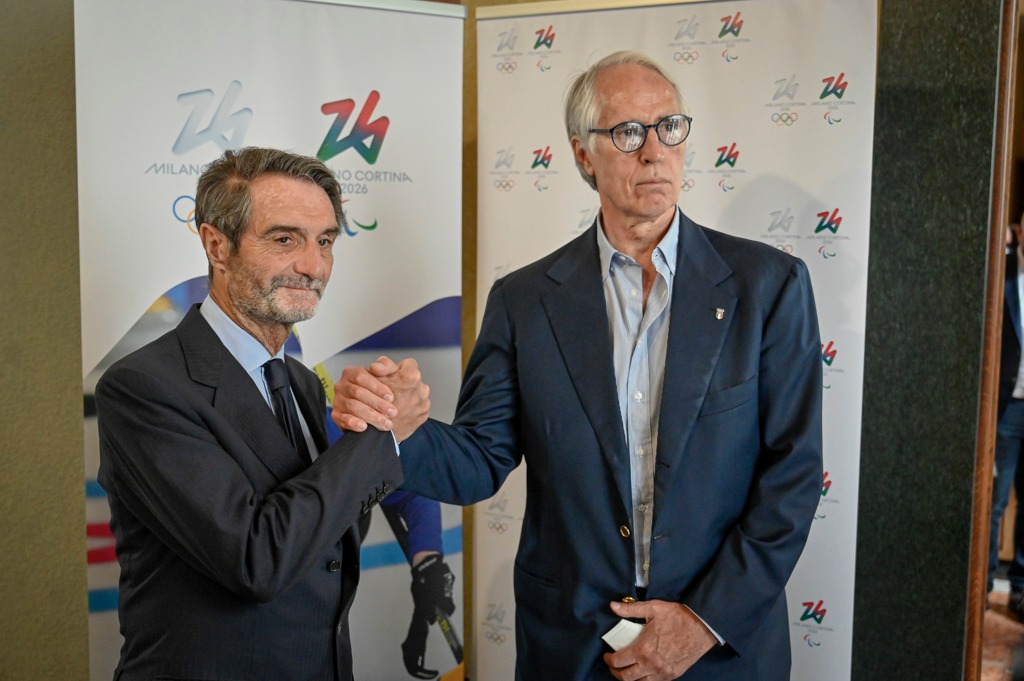 In foto il presidente della Regione Lombardia Attilio Fontana con il neo presidente della Figc Giovanni Malagò