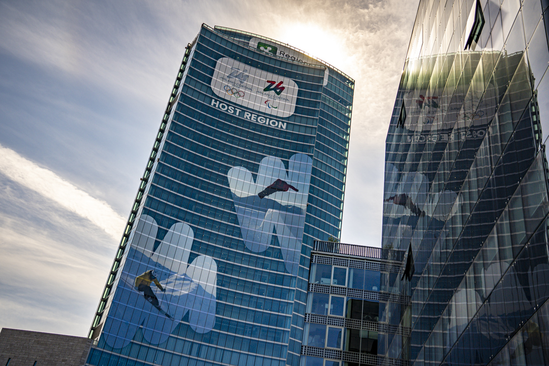 Palazzo Lombardia, vetrofanie Olimpiadi 2026