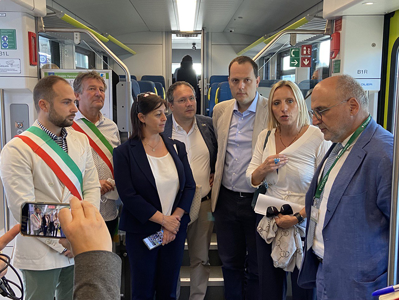 DEbutto treno ibrido Colleoni