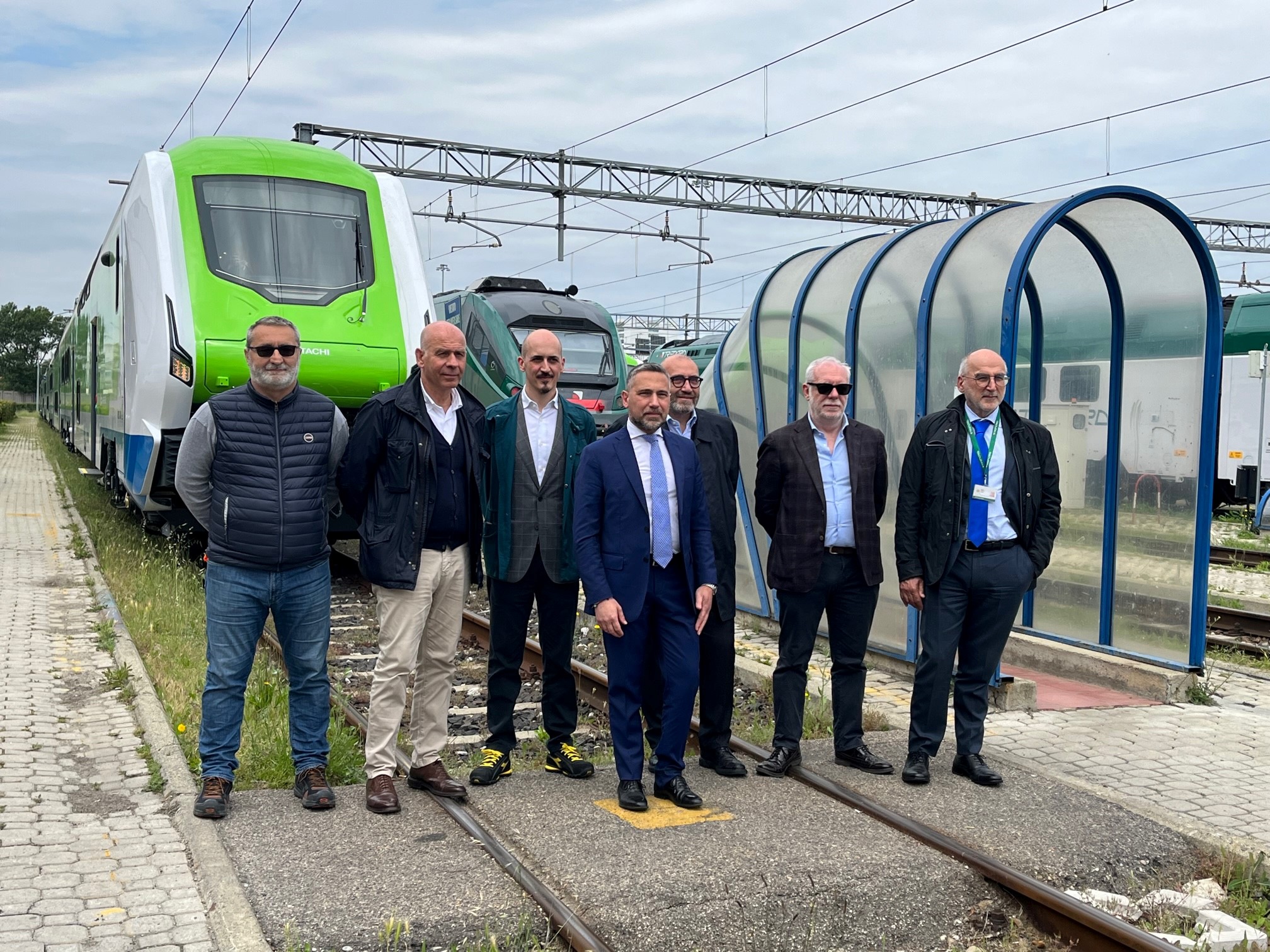 caravaggio trenord lucente treno fiorenza 