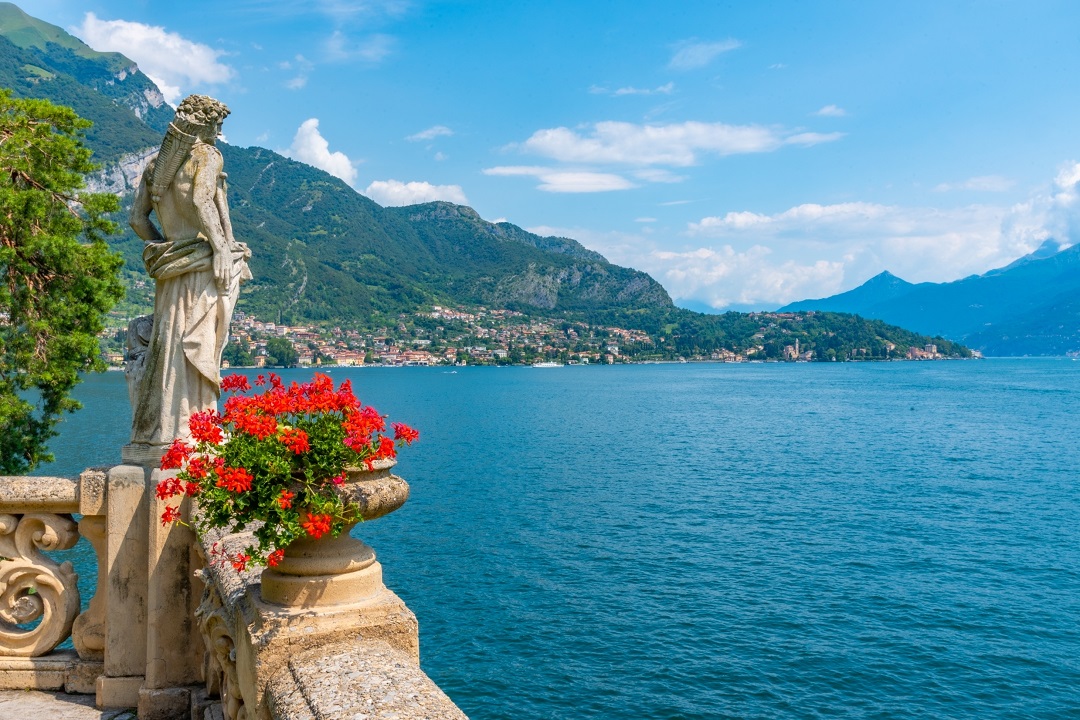 acque lago como