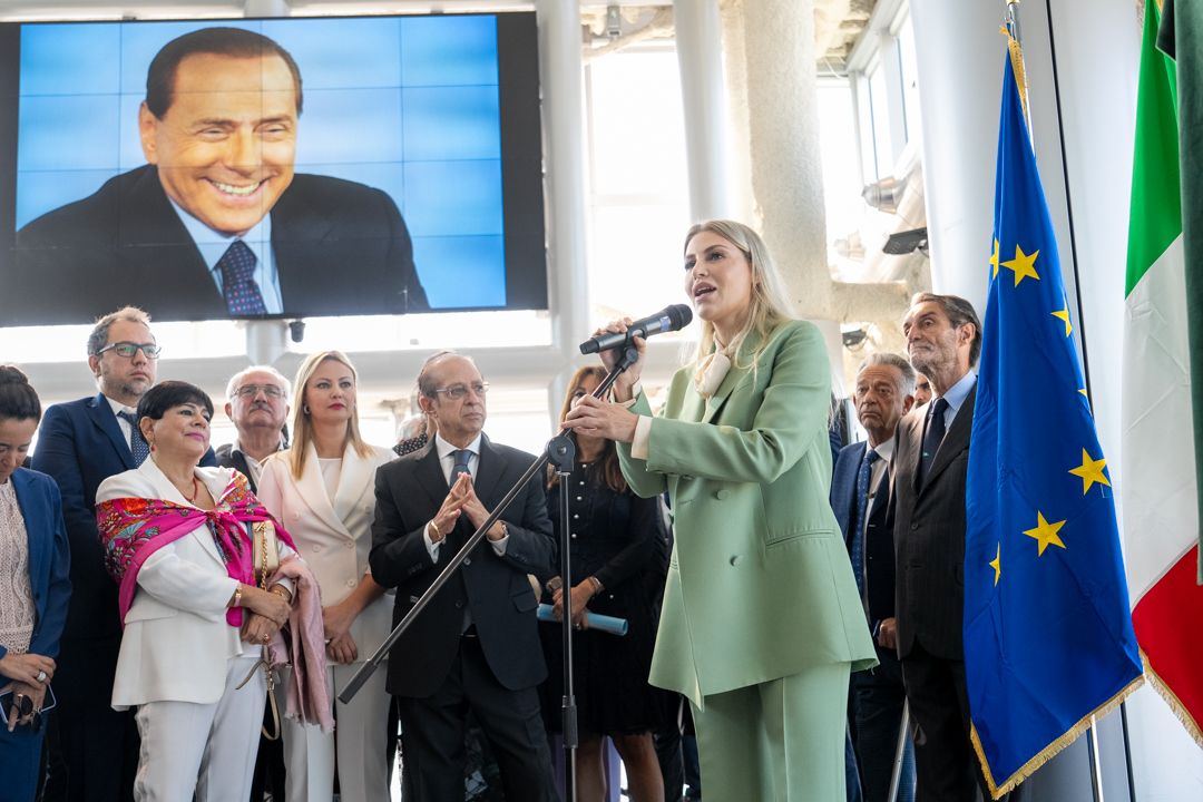 Belvedere Palazzo Lombardia Silvio Berlusconi