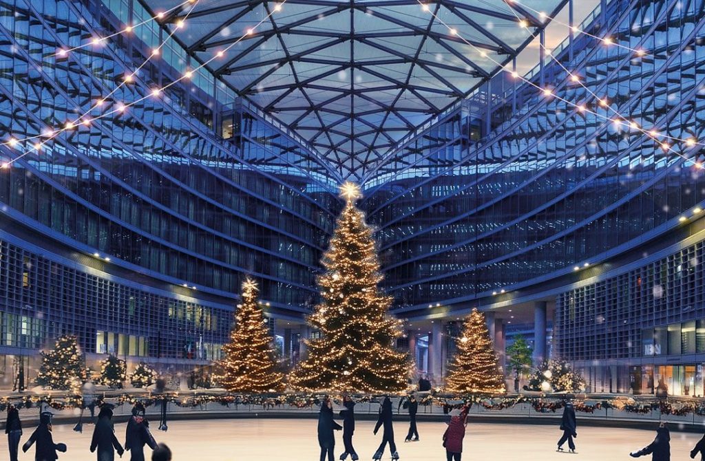 Palazzo Lombardia pista pattinaggio ghiaccio