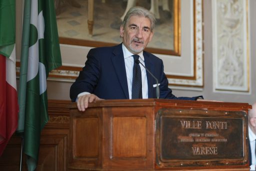 Il Sottosegretario Raffaele Cattaneo durante un intervento. Foto utilizzata in occasione dell'articolo della consulta interreligioso in tema dei Giochi Milano Cortina 2026