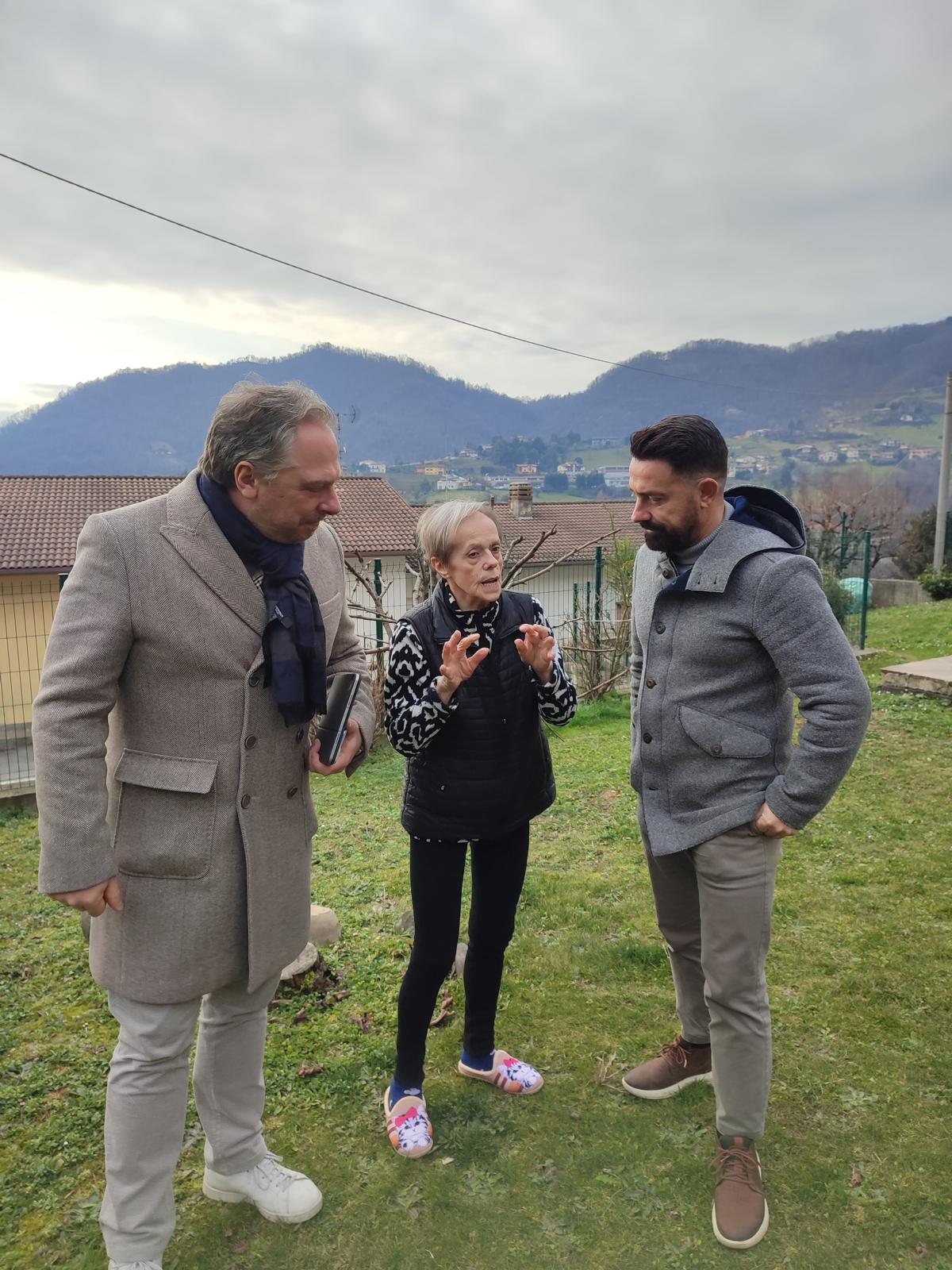 L’assessore regionale Paolo Franco durante il sopralluogo agli alloggi Aler di Foresto Sparso, in provincia di Bergamo, insieme a presidente di Aler Bergamo-Lecco-Sondrio Corrado Zambelli, svolto nel mese di febbraio 2025