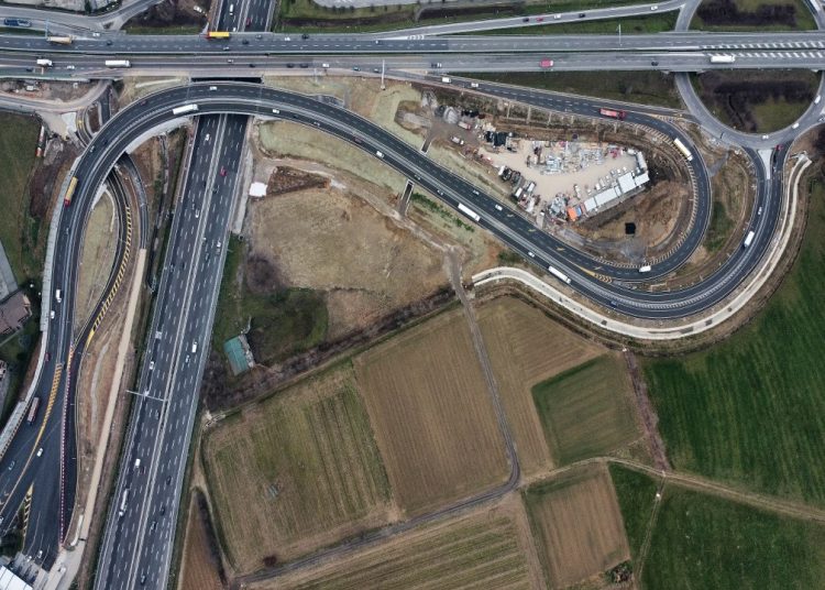 Lo svincolo di Dalmine, in provincia di Bergamo, visto dall'alto: il ruolo delle infrastrutture al centro del convegno 'Punto e avanti: il futuro dei lavori pubblici tra sostenibilità e concretezza' svoltosi alla Fiera di Bergamo nell’ambito di Edil 2026 Next