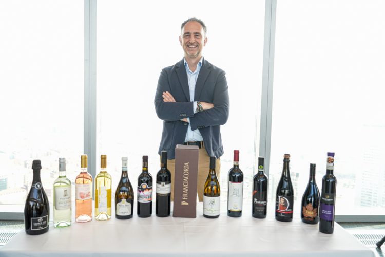 L’assessore regionale all’Agricoltura Alessandro Beduschi alla conferenza di presentazione del padiglione Lombardia per il prossimo Vinitaly 2025 in programma dal 6 al 9 aprile a Verona