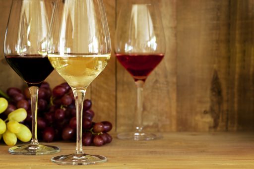 tre bicchieri di vino per apertura misura investimenti ocm vino lombardia
