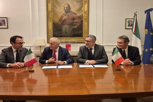 La firma dell’accordo tra la Camera di Commercio Italiana in Argentina e l’Agenzia Italiana per l'Internazionalizzazione – Promos, rappresentata dal direttore generale Giovanni Rossi e dal direttore marketing, Andrea Bonalumi, alla presenza del presidente di Regione Lombardia Attilio Fontana