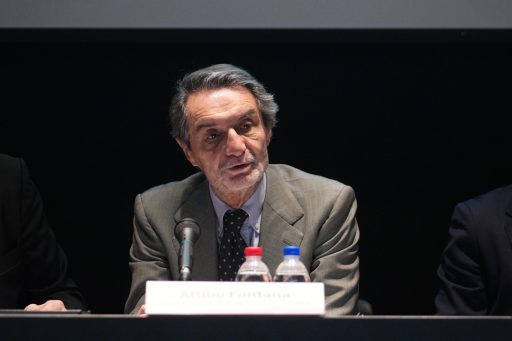 Il presidente di Regione Lombardia, Attilio Fontana, parla davanti ad un microfono all'evento di 'consegna' delle chiavi delle case Aler ai Vigili del Fuoco di Varese e provincia