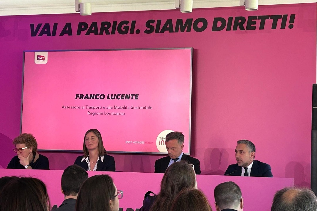 L'assessore regionale ai Trasporti e Mobilità sostenibile, Franco Lucente, è intervenuto, a Milano, alla conferenza stampa dedicata alla ripartenza del collegamento diretto ad alta velocità con TGV INOUI tra l’Italia e la Francia, in foto insieme ad altri partecipanti