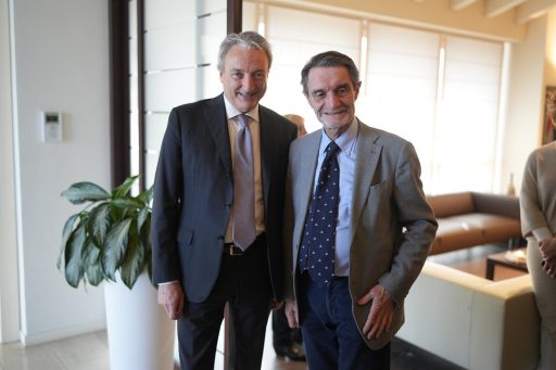 Il presidente di Feralpi e Confindustria Lombardia, Giuseppe Pasini, con il governatore Attilio Fontana 