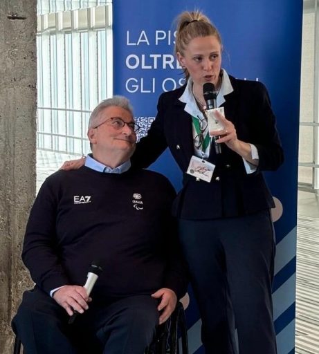 Pierangelo Santelli presidente Comitato paralimpico Lombardia + sottosegretario Sport e Giovani Regione Lombardia Federica Picchi in occasione dell'incremento risorse per lo sport