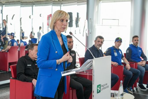 L'immagine mostra l’assessore alle Infrastrutture e Opere pubbliche di Regione Lombardia, Claudia Maria Terzi, durante l’evento al Belvedere di Palazzo Lombardia per la presentazione della tappa italiana del Cremona Circuit del Mondiale Superbike in programma nel weekend del 2-4 maggio