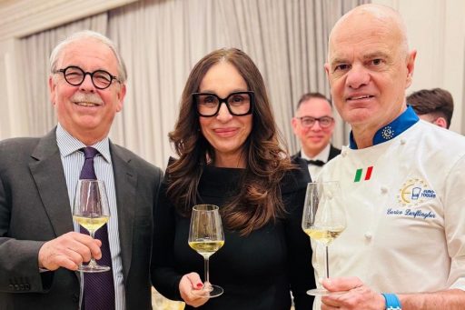 L'assessore regionale Barbara Mazzali brinda alla crescita dell'ospitalità e della ristorazione in Lombardia 