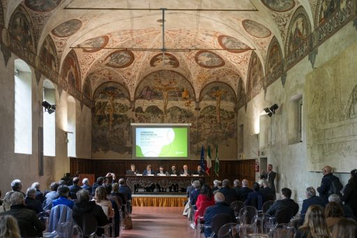 evento del tour della Giunta di Regione Lombardia a Crema per il distretto cosmetico