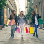 Shopping, il tax free in Lombardia a un anno dalla nuova soglia di accesso registra più transazioni e clienti