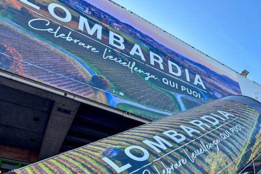 Il padiglione Lombardia di Vinitaly dove si è ribadito che Giochi Olimpici Milano Cortina saranno vetrina per le eccellenze