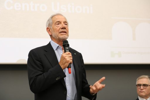 L’assessore regionale Guido Bertolaso in foto: sarà presente all’aeroporto di Milano Linate dall’alto dove atterreranno i bambini di Gaza