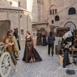 Presentato il bando ‘Lombardia per il cinema’ per sostenere le produzioni audiovisive in Regione: in foto una rappresentazione durante le riprese