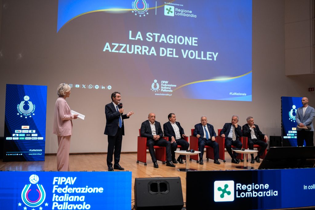 Il presidente di Regione Lombardia, Attilio Fontana, mentre interviene durante la conferenza stampa di presentazione della stagione 2025 delle nazionali di pallavolo