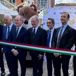 Festival Regioni a Venezia. I presidenti di Regione Friuli, Veneto, Lombardia, Liguria, Toscana e Basilicata al taglio del nastro del Festival delle Regioni. Foto utilizzata in occasione dell'articolo sul virgolettato riguardante autonomia e federalismo fiscale
