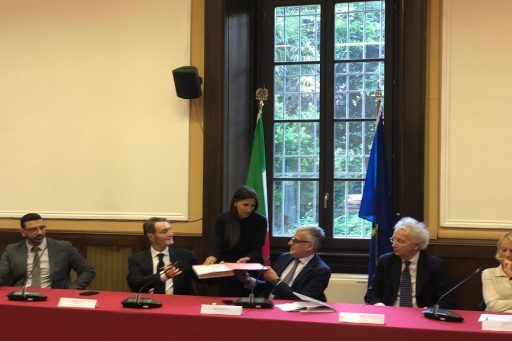 Siglato in Prefettura a Milano il Protocollo 'contrasto alle illegalità nella filiera moda'