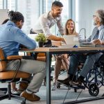 Inclusione lavorativa, riunione con persone con disabilità