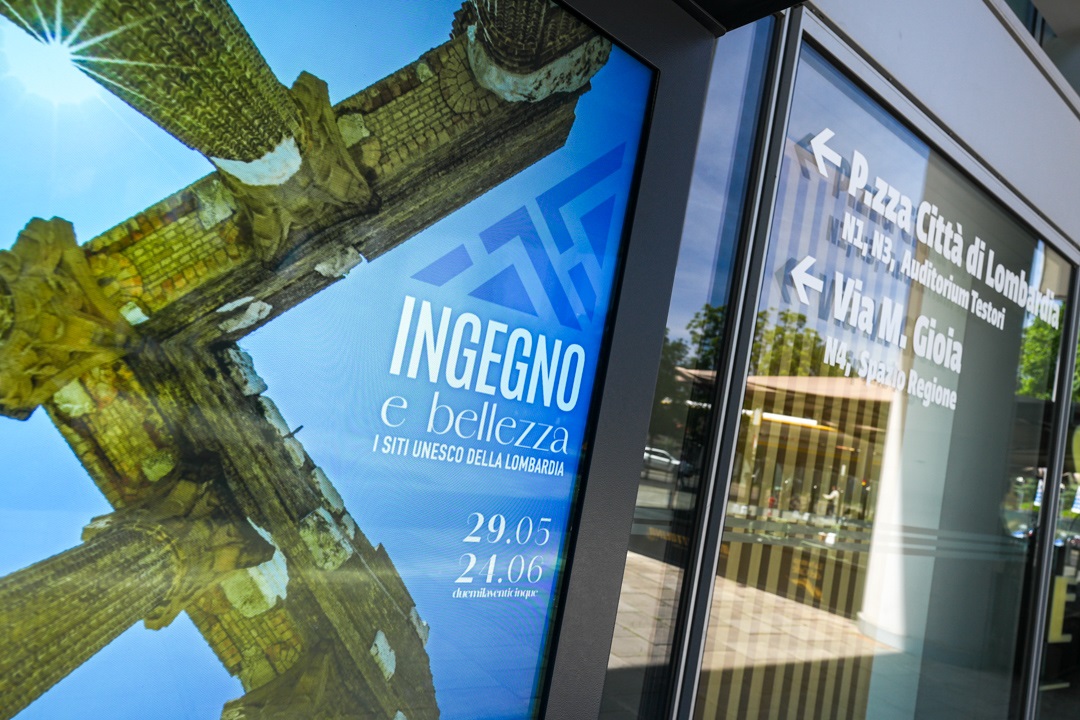 Inaugurata la mostra fotografica 'Ingegno e bellezza: i siti UNESCO della Lombardia’: in foto l’esterno di Palazzo Lombardia