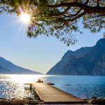 Presentata l’edizione 2025 dei ‘Festival dei Laghi lombardi’: in foto il lago di Garda da Riva del Garda