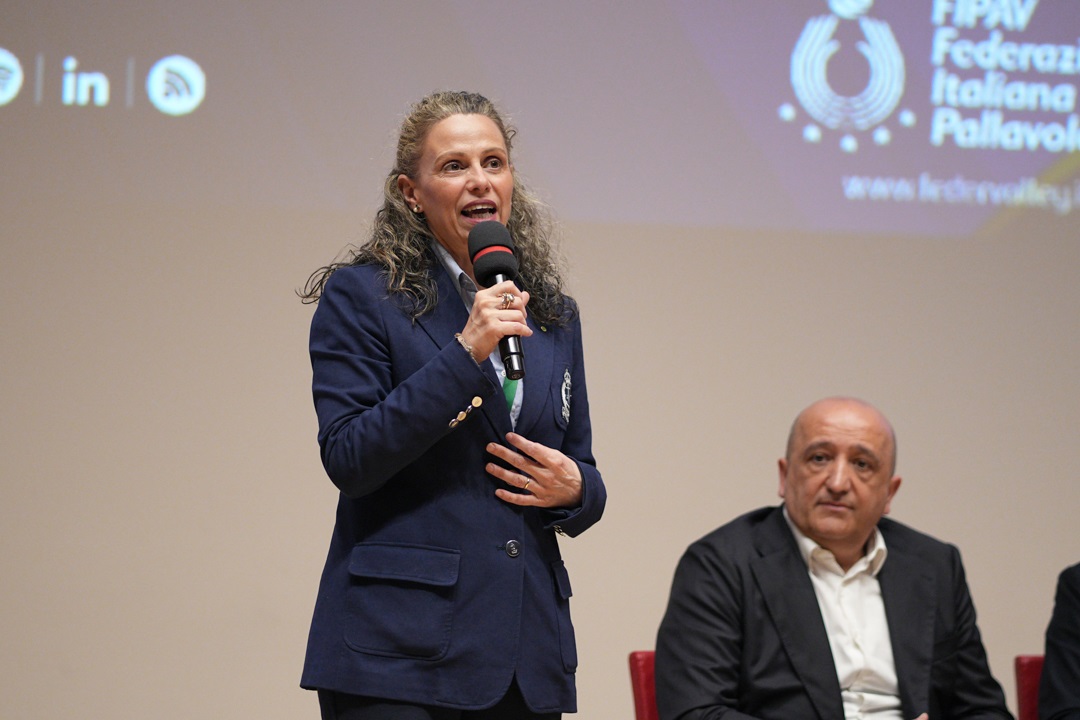 Il sottosegretario alla presidenza di Regione Lombardia con delega allo Sport, Federica Picchi, mentre interviene durante la conferenza stampa di presentazione della stagione 2025 delle nazionali di pallavolo 