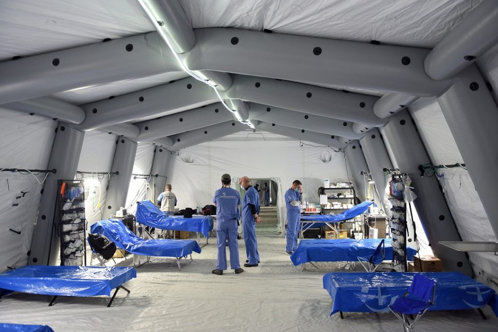 La Lombardia ha approvato la cessione gratuita di 200 letti ospedalieri non utilizzati, alla regione di Zaporizhzhia in Ucraina.