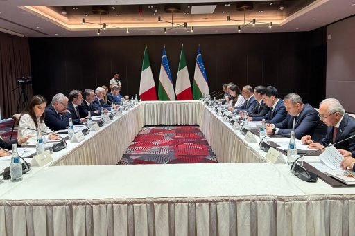 Il presidente della Regione Lombardia, Attilio Fontana, ha siglato a Samarcanda, nell'ambito della missione istituzionale in Uzbekistan, un 'Memorandum of Understanding' con Adiz Boboyev Muzafarovich, governatore della Regione di Samarcanda