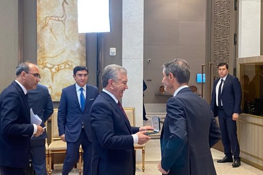 Il presidente di Regione Lombardia, Attilio Fontana, con il presidente della Repubblica dell’Uzbekistan, Shavkat Mirziyoyev