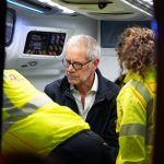 L’assessore regionale al Welfare, Guido Bertolaso, in foto durante l’arrivo dei bambini di Gaza a Linate, ora ricoverati negli ospedali lombardi di Milano e Bergamo