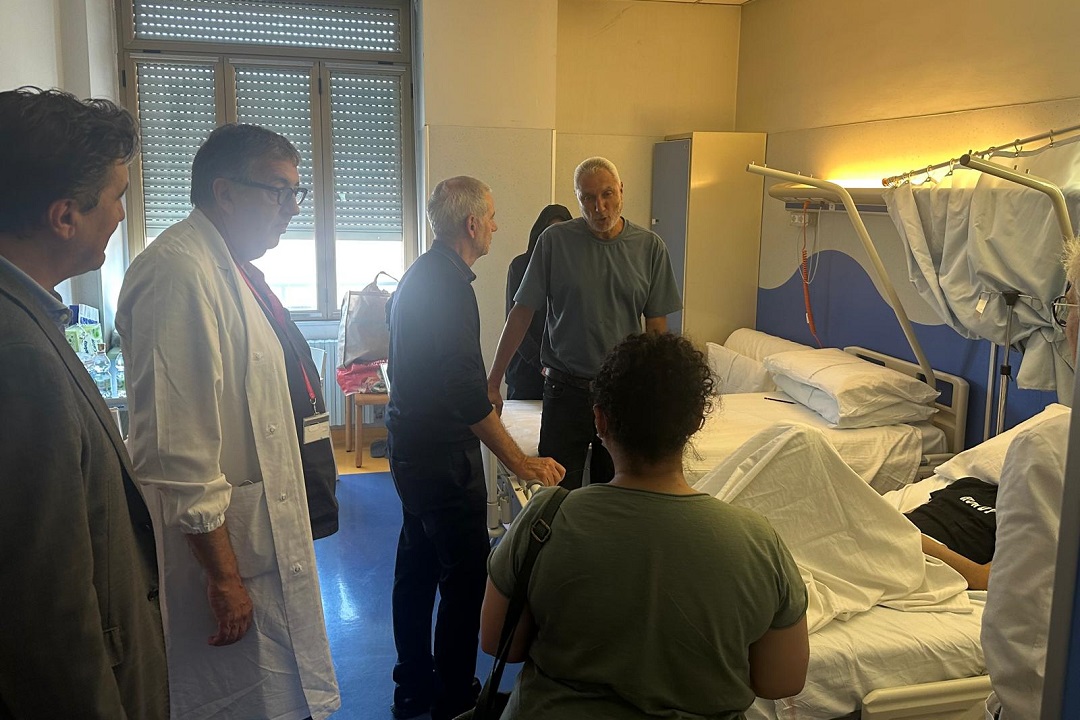 L’assessore regionale al Welfare, Giudo Bertolaso, in visita all’ospedale Policlinico di Milano