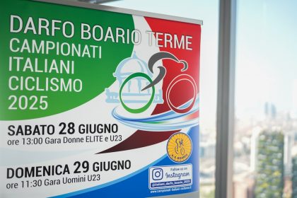 Una locandina della presentazione dei Campionati italiani di Ciclismo su Strada 2025, svoltasi al Belvedere ‘Silvio Berlusconi’ del 39° piano di Palazzo Lombardia
