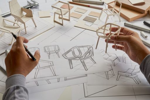L'assessore regionale Barbara Mazzali ha partecipato al 'Demo Day', appuntamento conclusivo del programma di accelerazione Design Momentum. In foto un designer intento nel suo lavoro.